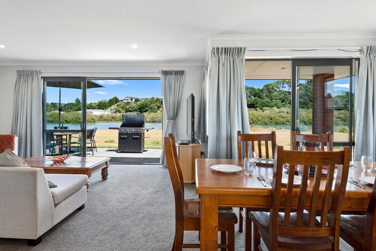 The Waterfront Ruakaka - Ruakaka Holiday Home Exterior photo